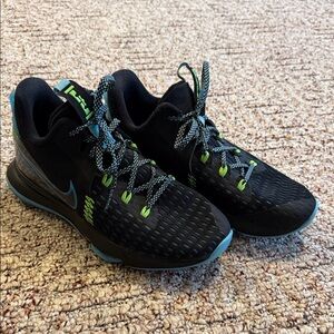 Nike Men's Black and Blue Athletic Shoes